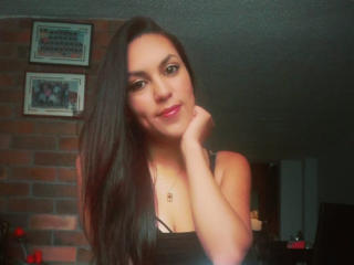 Picture of the sexy profile of AlanaXX, for a very hot webcam live show !