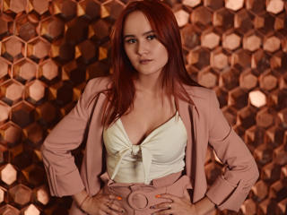 매우 야한 라이브 웹캠 쇼를 하는 RebelHeartt의 섹시한 프로파일 포토!