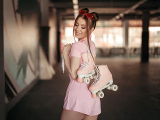 매우 야한 라이브 웹캠 쇼를 하는 WhiteAsh의 섹시한 프로파일 포토!